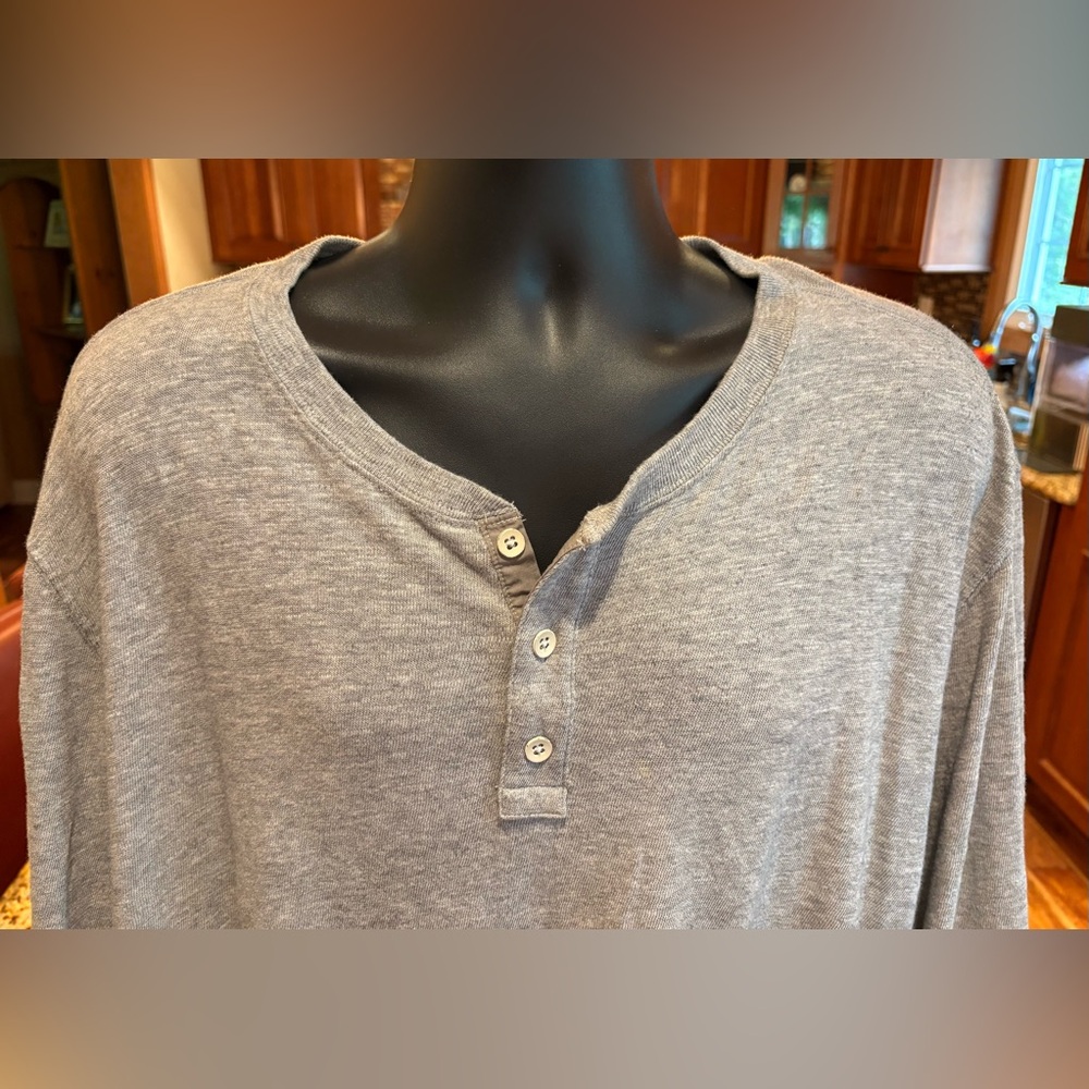 Faherty men’s henley. Sharp grey with logo. 2XL‎
